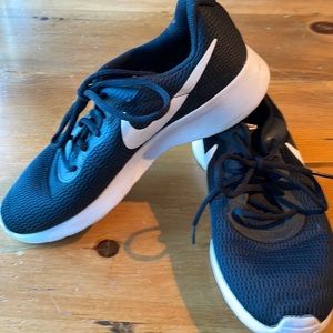 Nike Sneakers Women’s 8